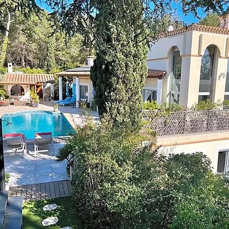 Bed & Breakfast La Demeure Des Cedres & 