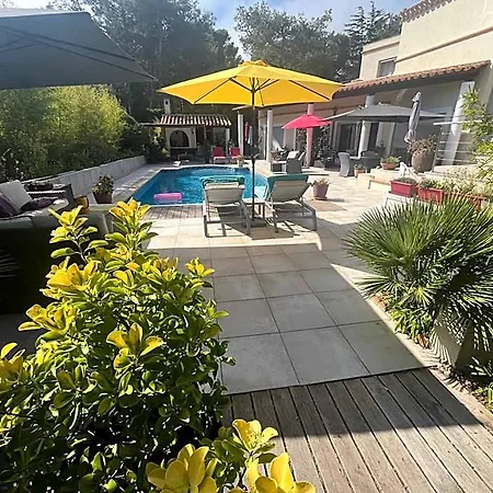 Bed & Breakfast La Demeure Des Cedres & 