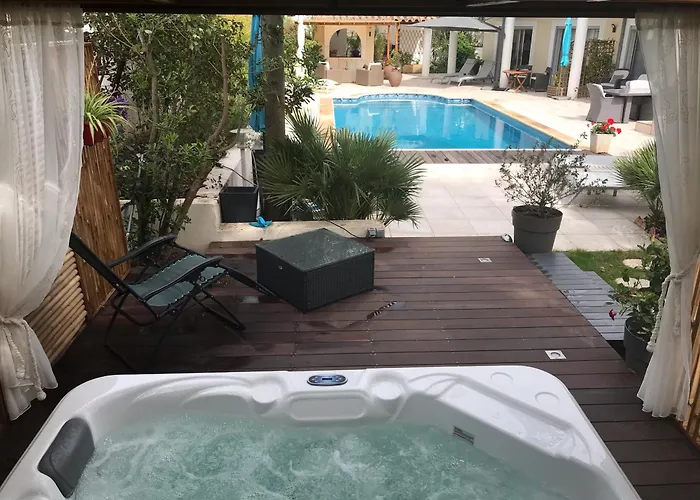 Suite'Loft Premium, La Demeure Des Cedres & Spa Cap D'Agde (Adults Only) 3*